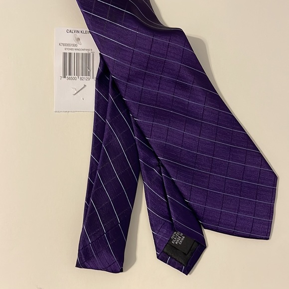 Calvin Klein Purple Striped Tie NWT - Picture 3 of 3